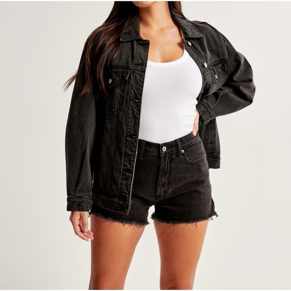 Abercrombie & Fitch Pants - Abercrombie & Fitch Curve Love High Rise Mom Short